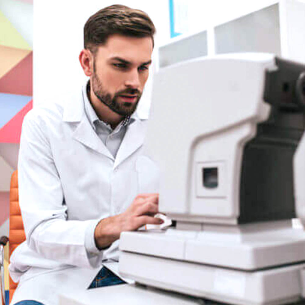 optometrist in Hugo